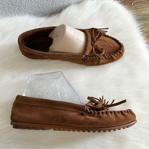Minnetonka kilty brown moccasins